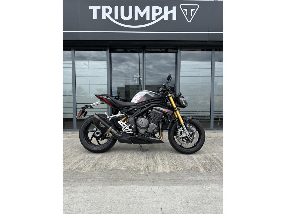 TRIUMPH SPEED TRIPLE 1200 RS